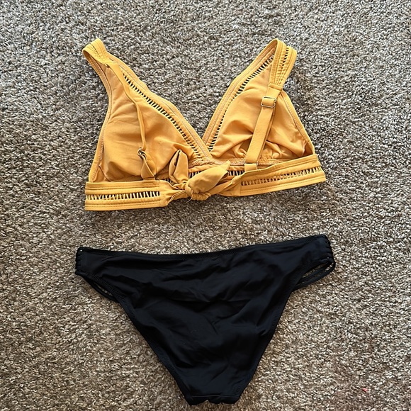 Women’s bikini - Picture 3 of 5